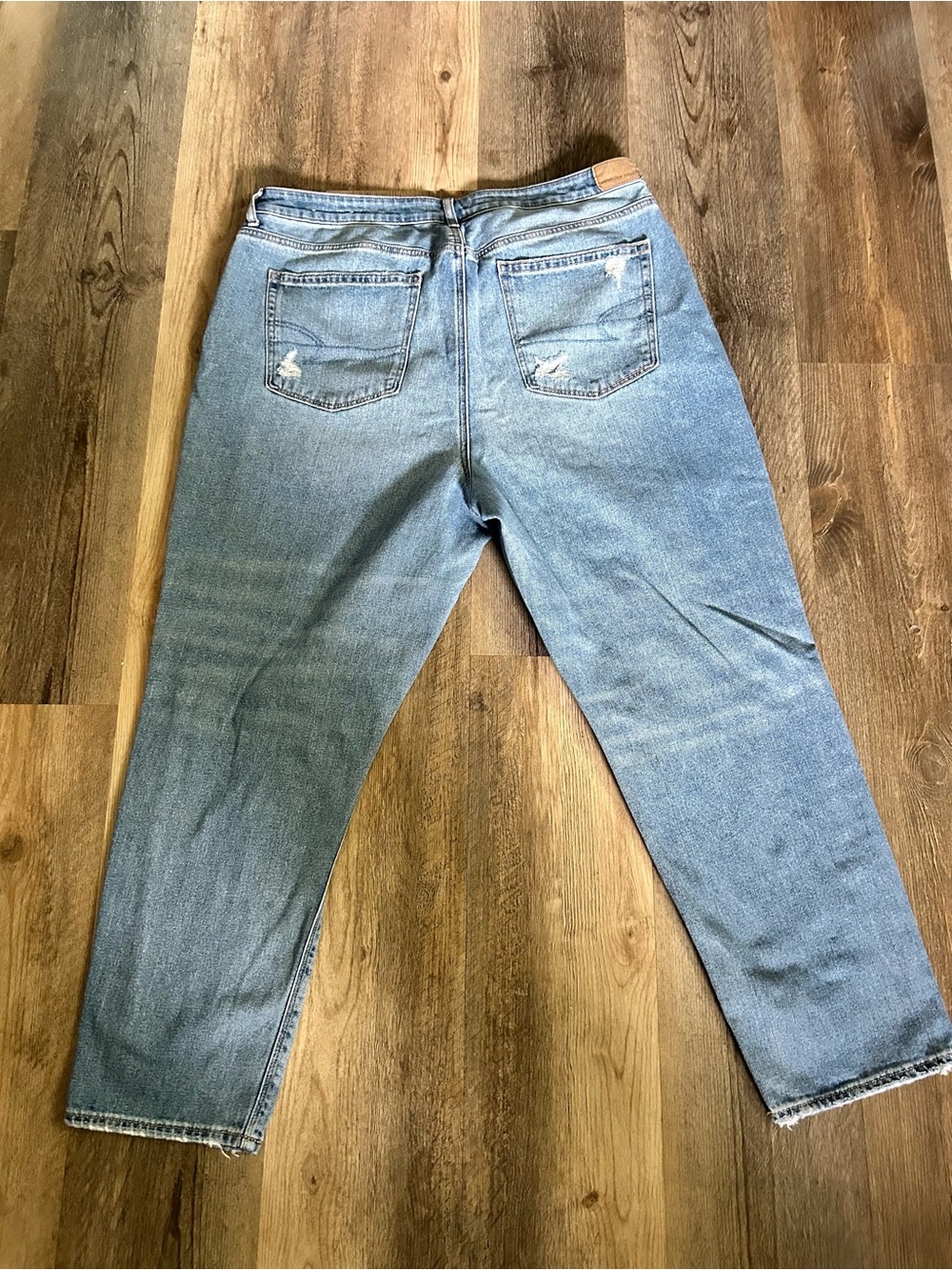 American Eagle Outfitters Light Blue Ripped Straight Jeans - Picture 2 of 2